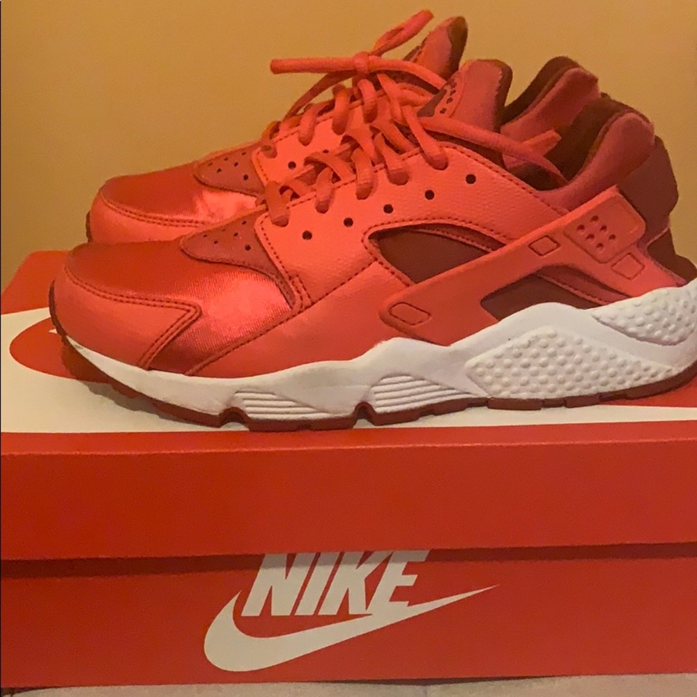 Women’s air huarache run NIKE shoes